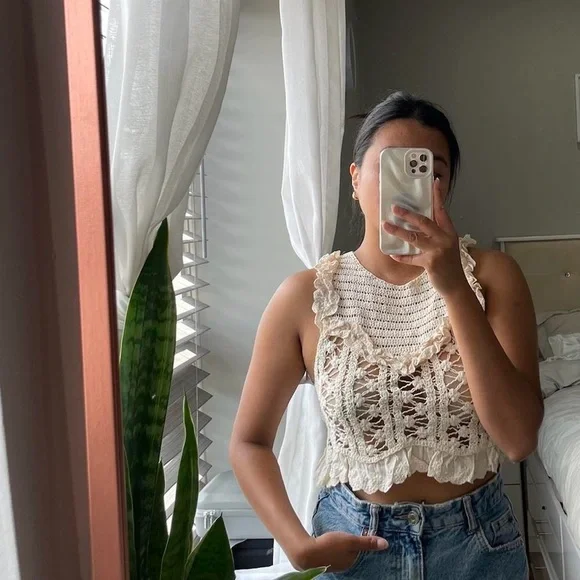 Zara Cream Crochet Ruffled Crop Top - Picture 4 of 7